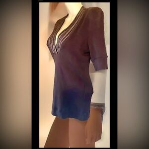 🩶EXPRESS🩶 LOW CUT SEQUIN V-NECK SHORT SLEEVE COTTON TOP EUC